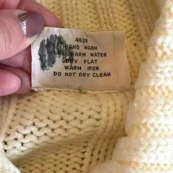 Vintage 1960’s Cream Acrylic Sweater Cardigan with Shawl Collar - Picture 4 of 6